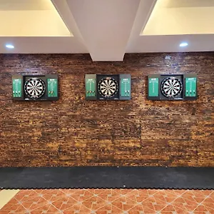 Burgundy Mckinley Place Service Apartment